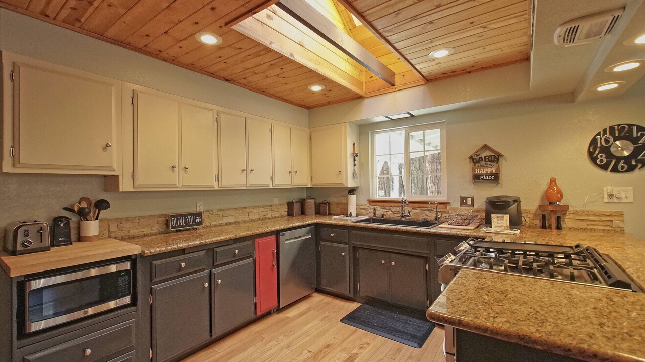 Photo of Kitchen in Shingletown