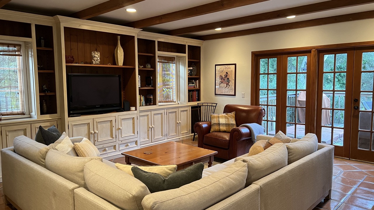 Photo of Livingroom in West Mesa