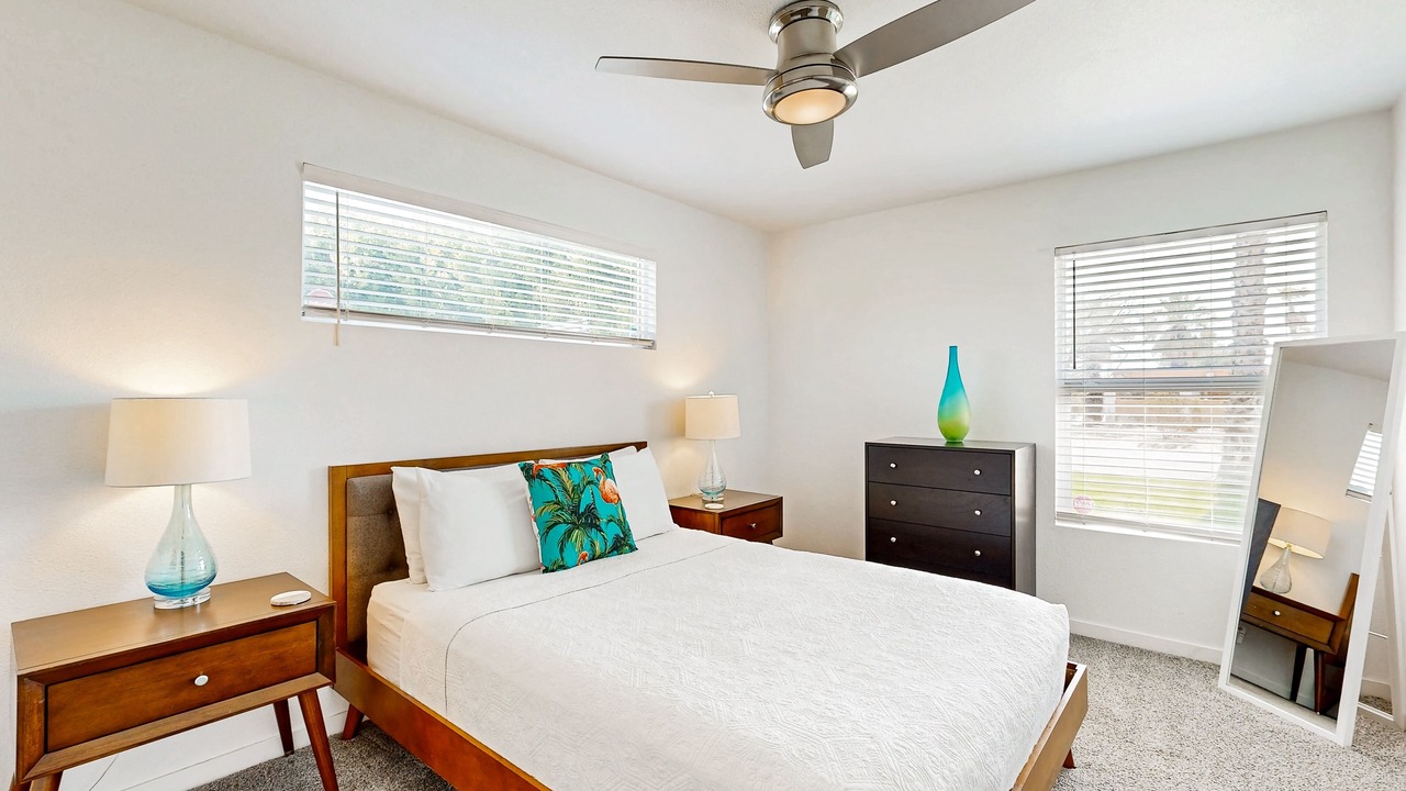 Photo of Bedroom in Racquet Club South