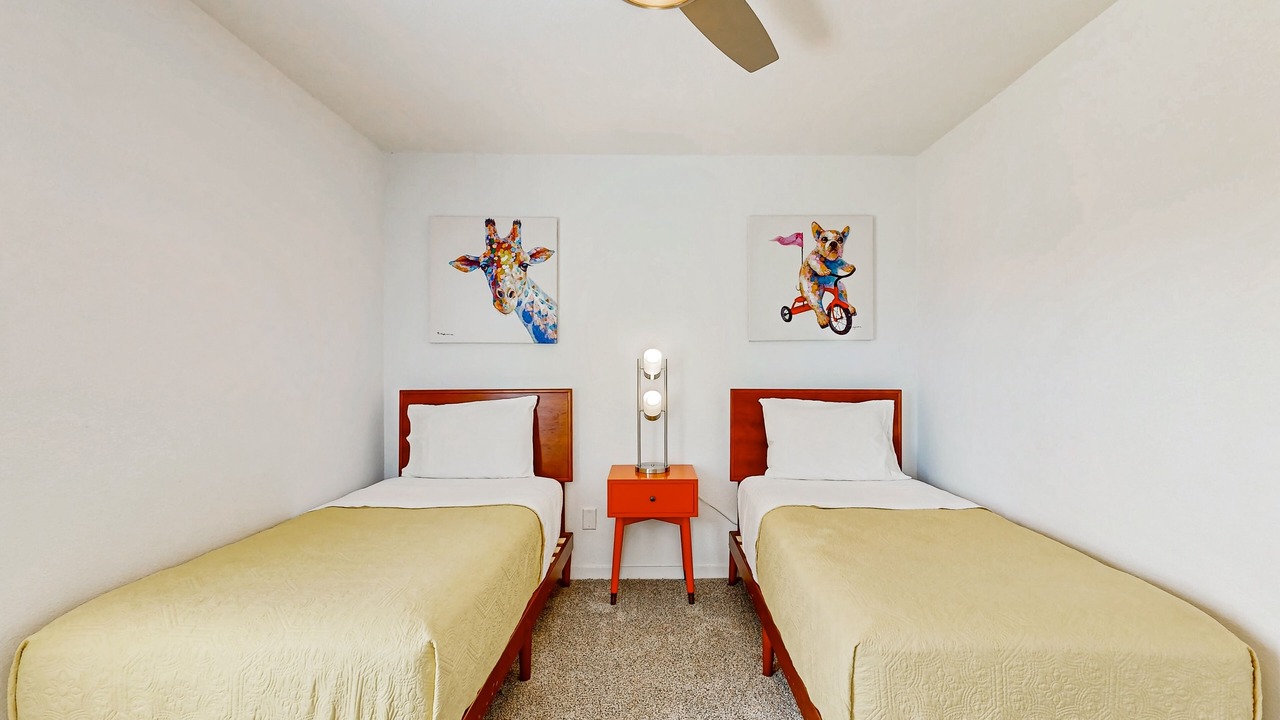 Photo of Bedroom in Racquet Club South