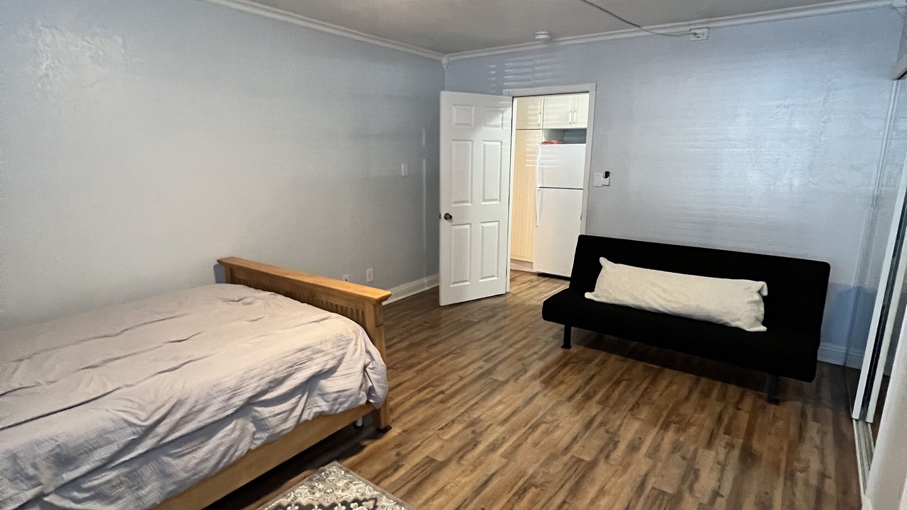 Photo of Bedroom in Tennyson - Alquire