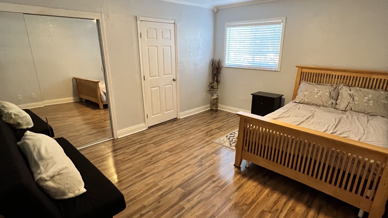 Photo of Bedroom in Tennyson - Alquire