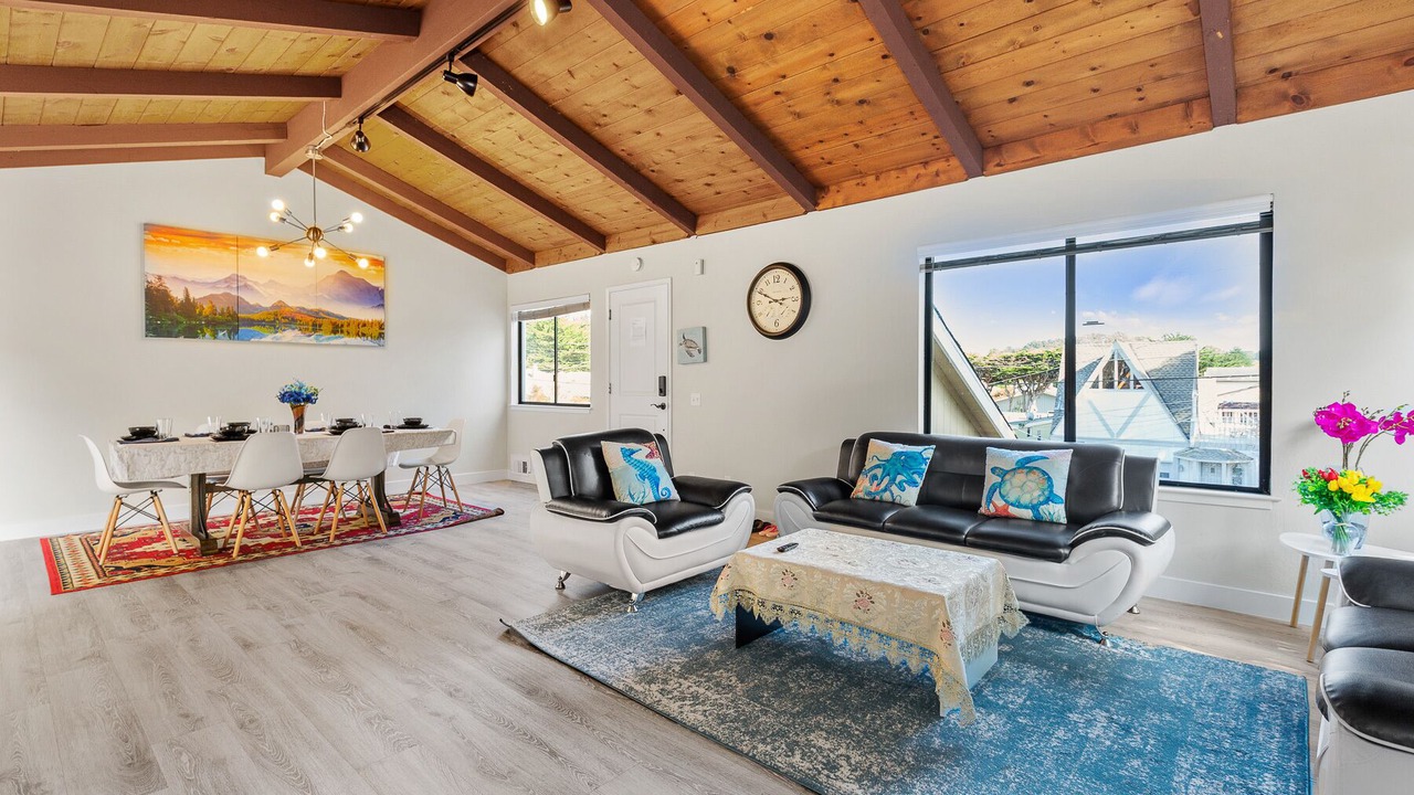 Photo of Livingroom in Moss Beach