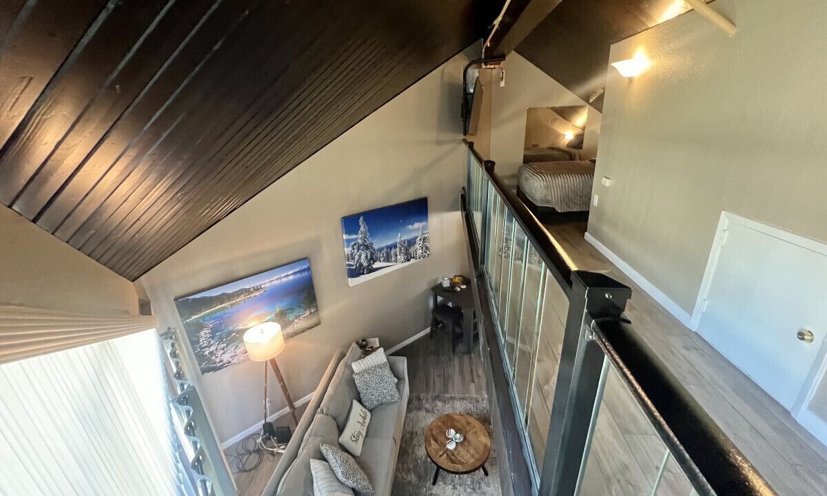 Photo of Livingroom in Tahoe Keys