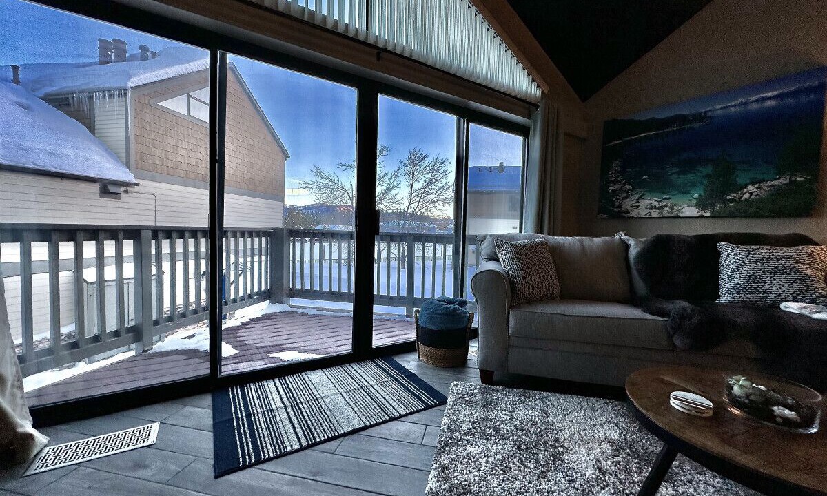 Photo of Livingroom in Tahoe Keys