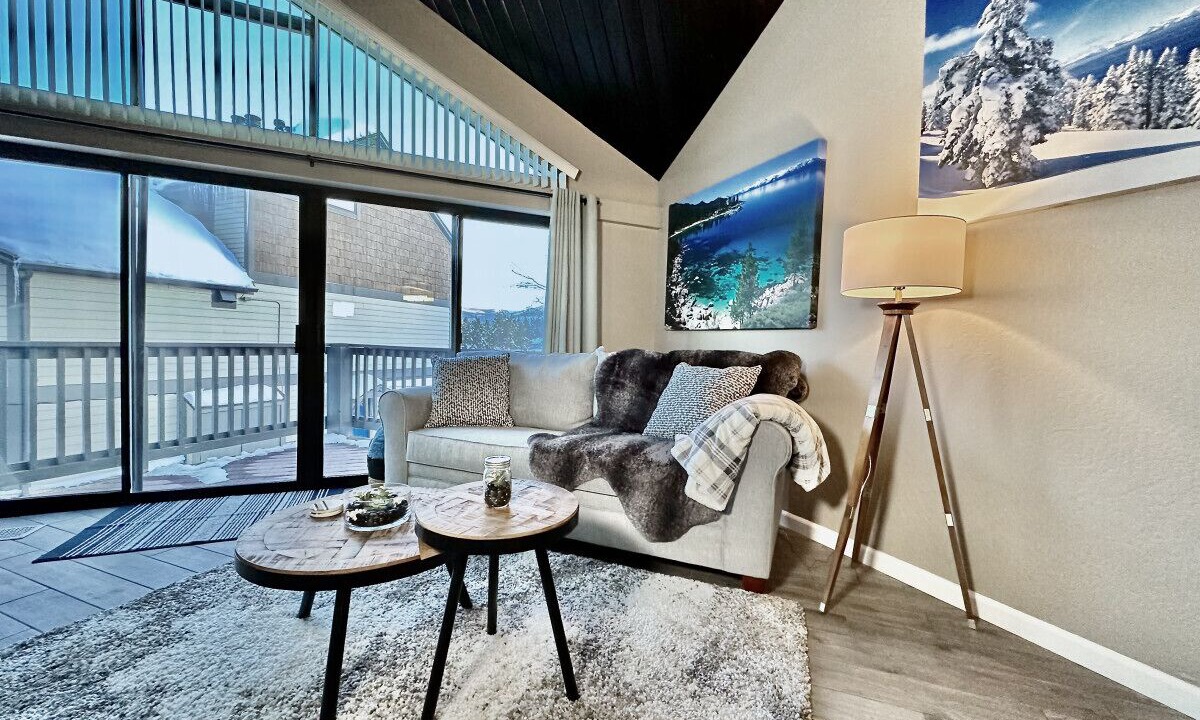 Photo of Livingroom in Tahoe Keys