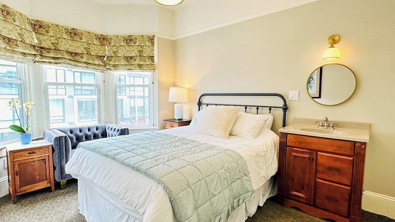 Photo of Bedroom in Duboce Triangle