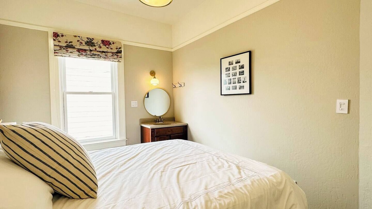 Photo of Bedroom in Duboce Triangle