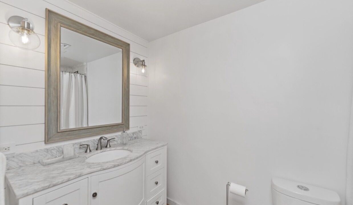 Photo of Bathroom in Toro Canyon