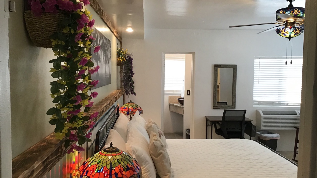 Photo of Bedroom in Olancha