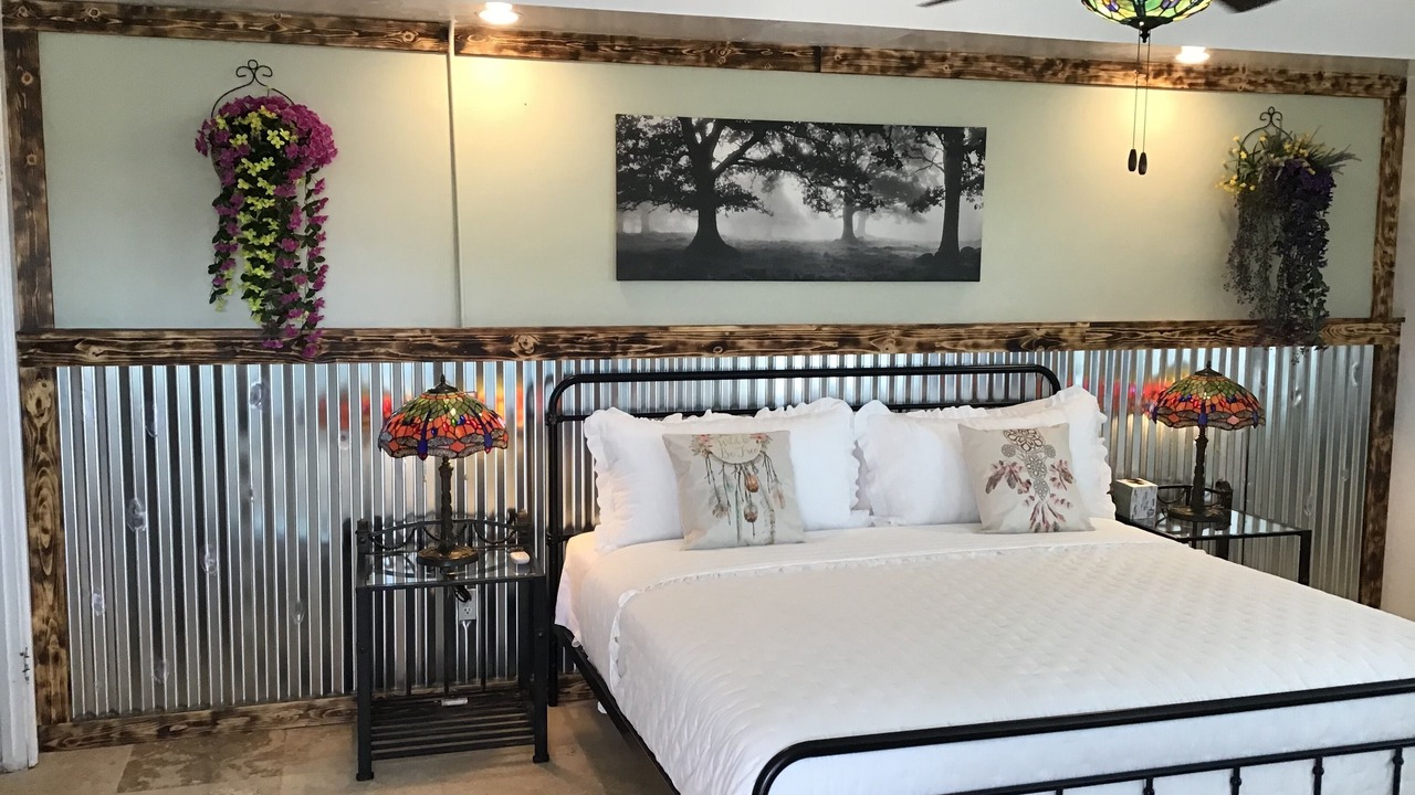 Photo of Bedroom in Olancha