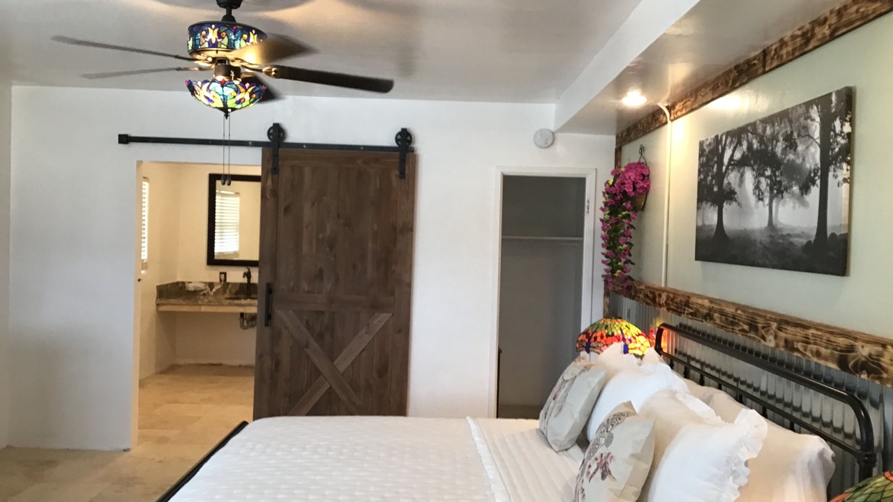Photo of Bedroom in Olancha