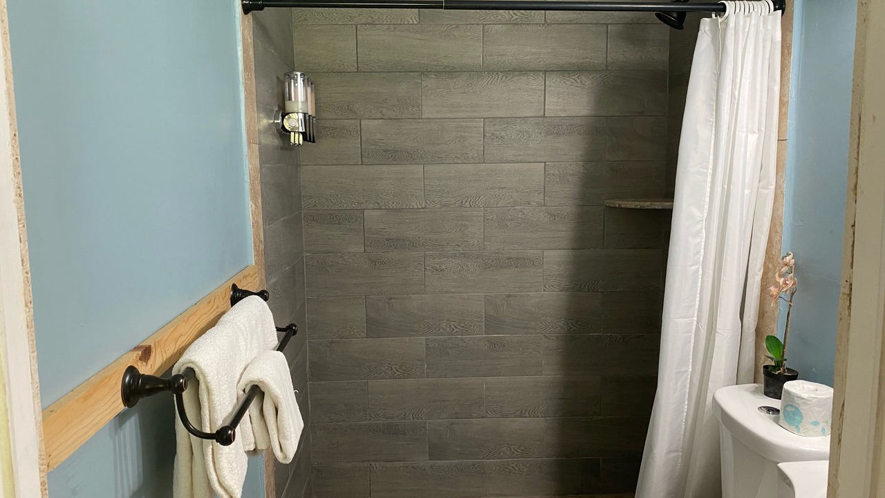 Photo of Bathroom in Olancha