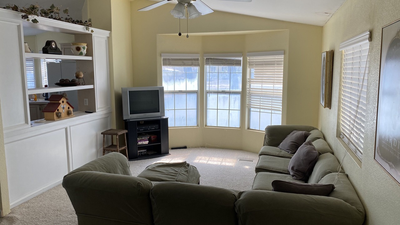 Photo of Livingroom in Olancha