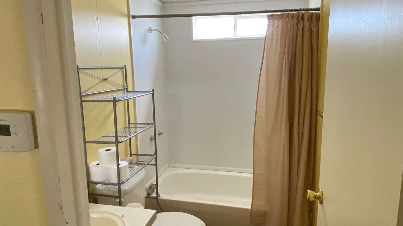 Photo of Bathroom in Olancha