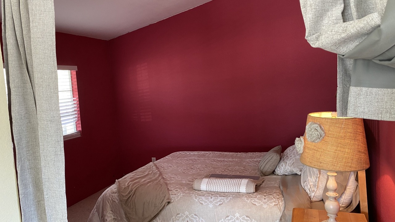 Photo of Bedroom in Olancha
