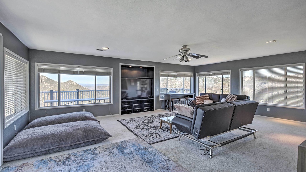 Photo of Livingroom in Mesa Rock