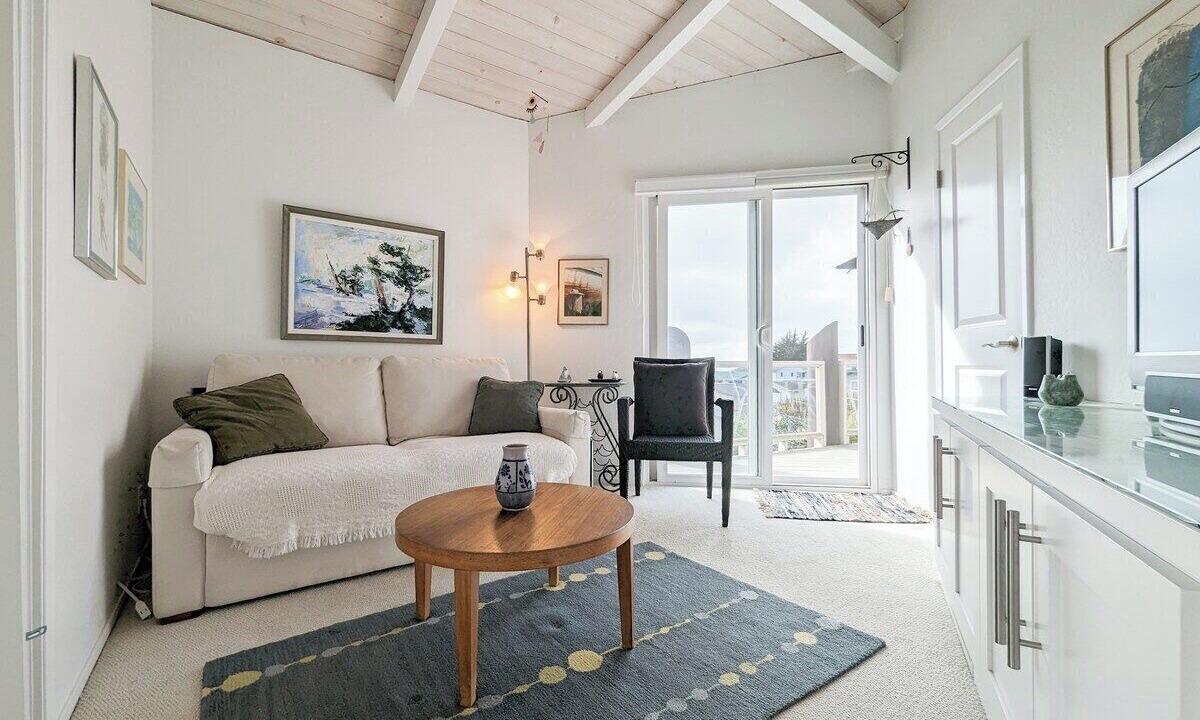 Photo of Bedroom in La Selva Beach
