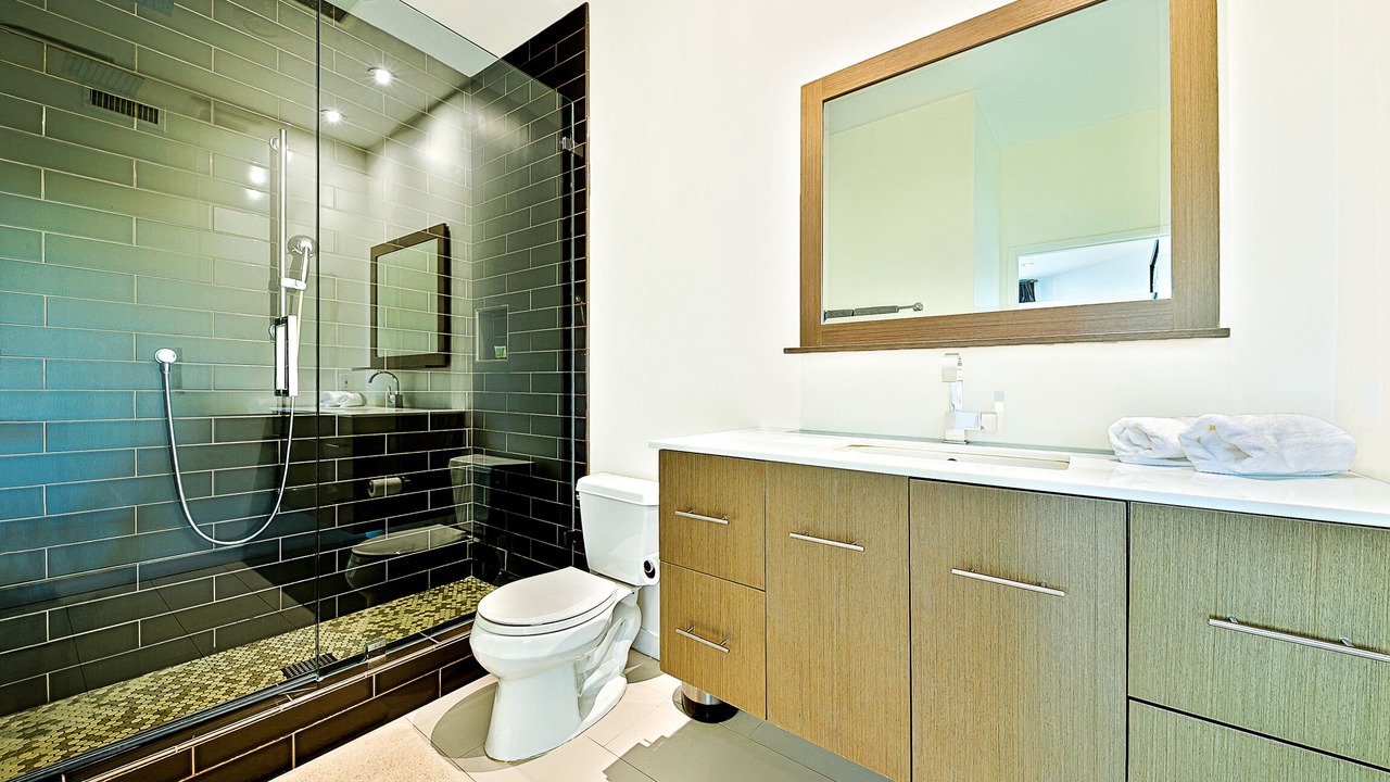 Photo of Bathroom in Hollywood Hills West