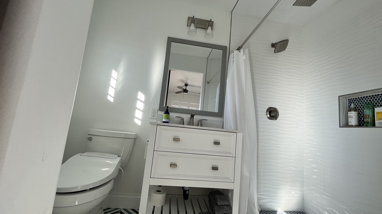 Photo of Bathroom in Oak Shores
