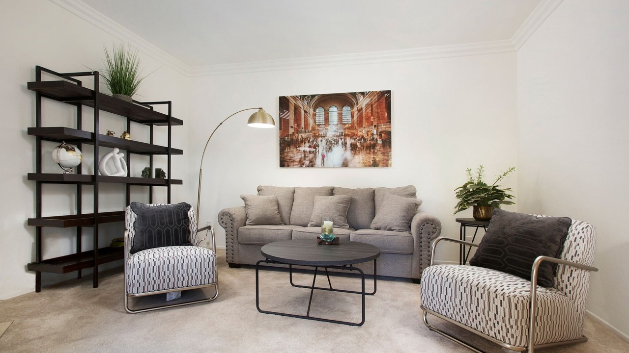 Photo of Livingroom in Oak Park