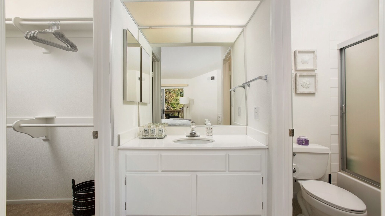 Photo of Bathroom in Oak Park