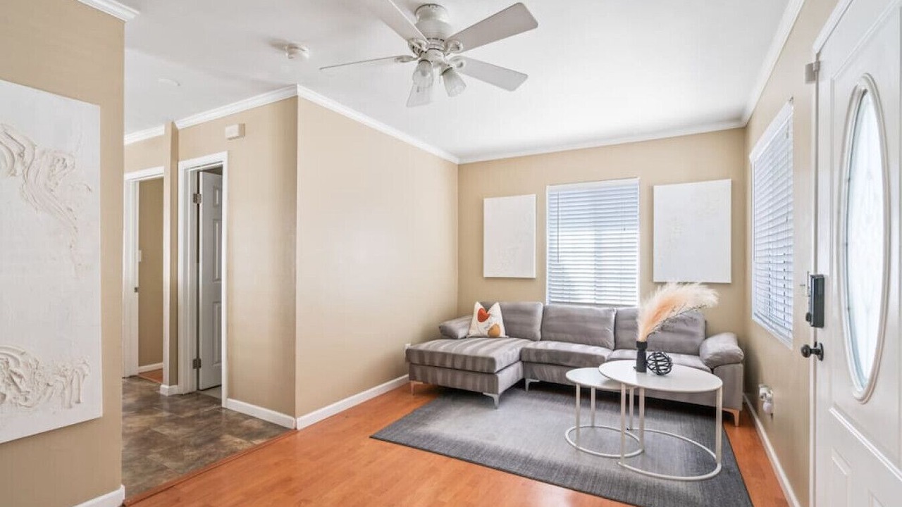 Photo of Livingroom in Eastside