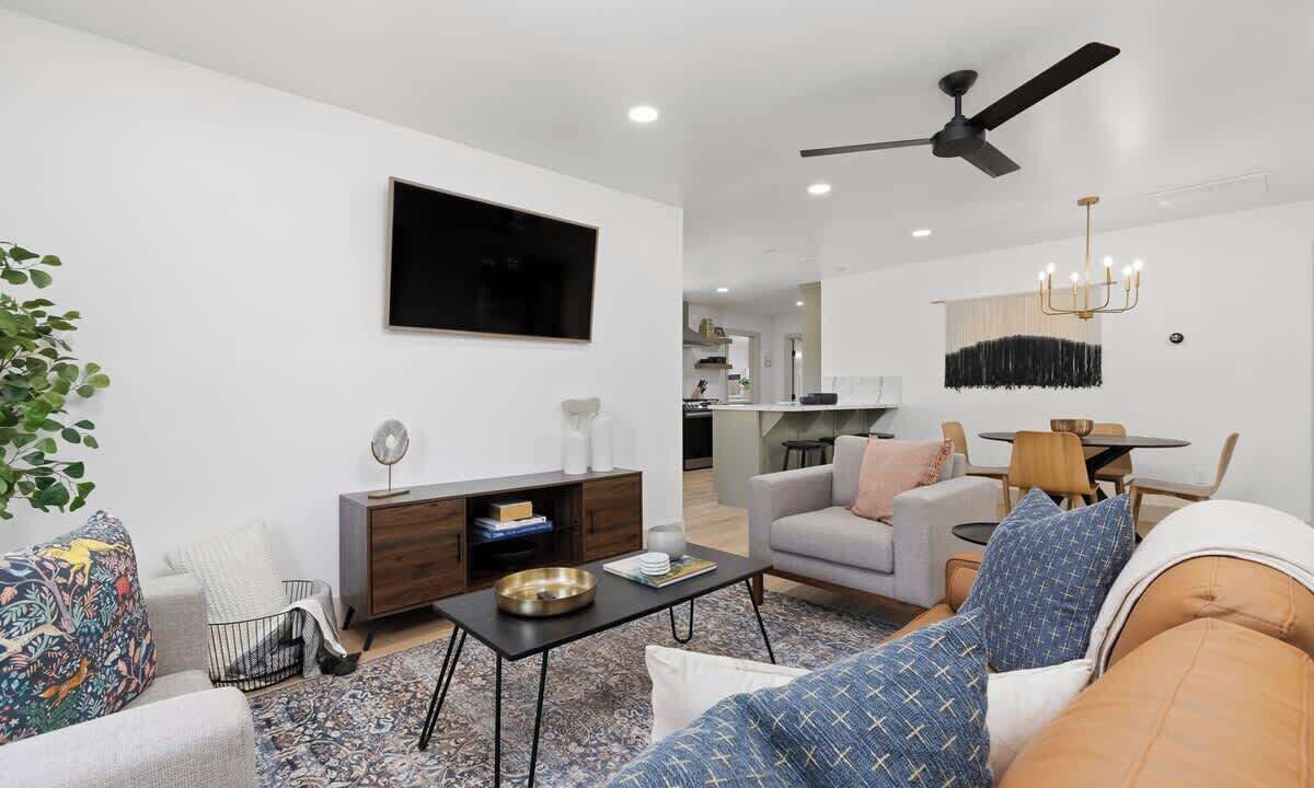 Photo of Livingroom in Exeter