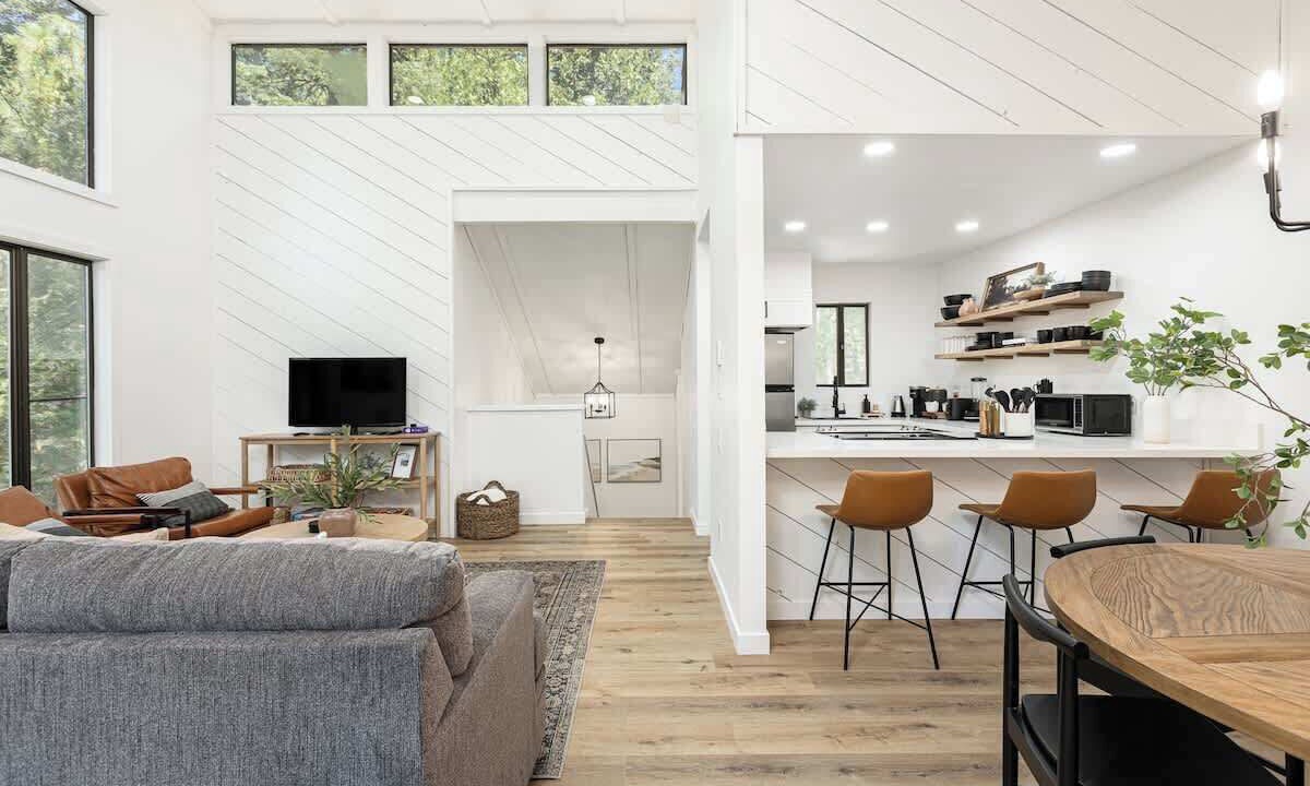 Photo of Livingroom in Shaver Lake