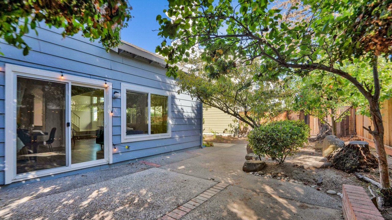 Photo of Outdoor in Ardenwood