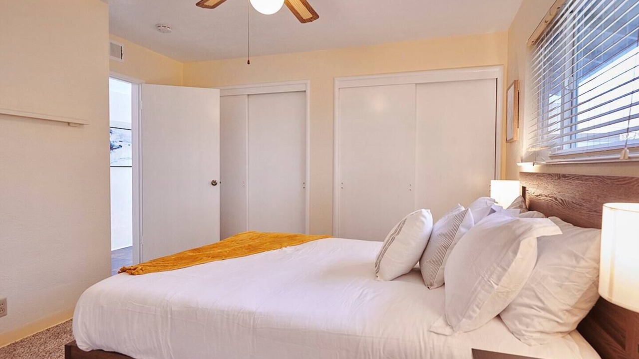 Photo of Bedroom in Raisin