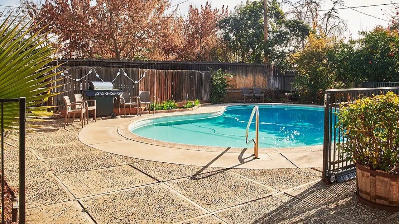 Photo of Outdoor in Raisin