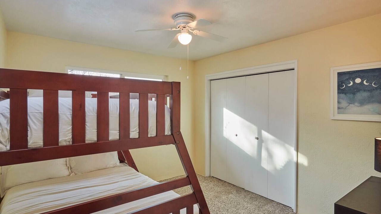 Photo of Bedroom in Raisin