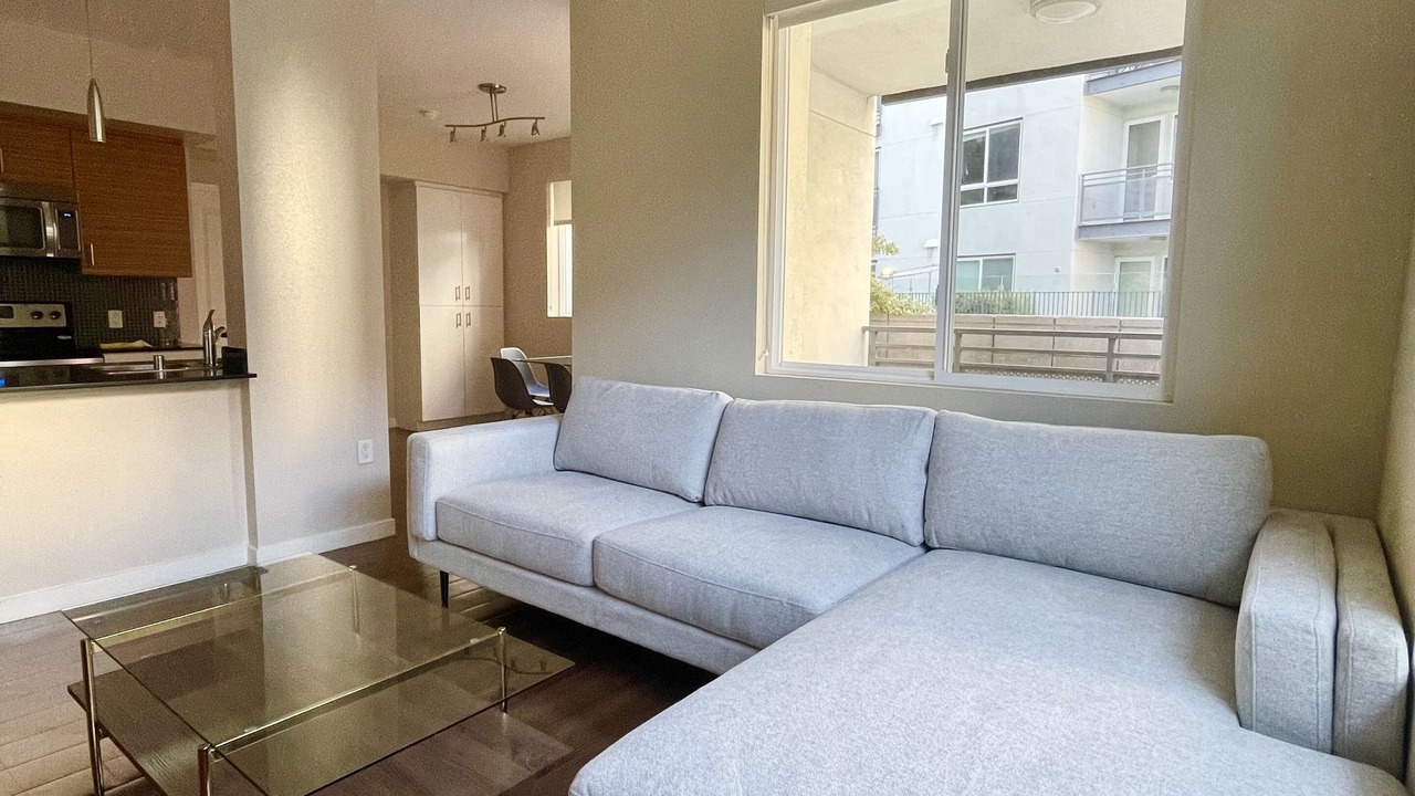 Photo of Livingroom in Mid-Wilshire