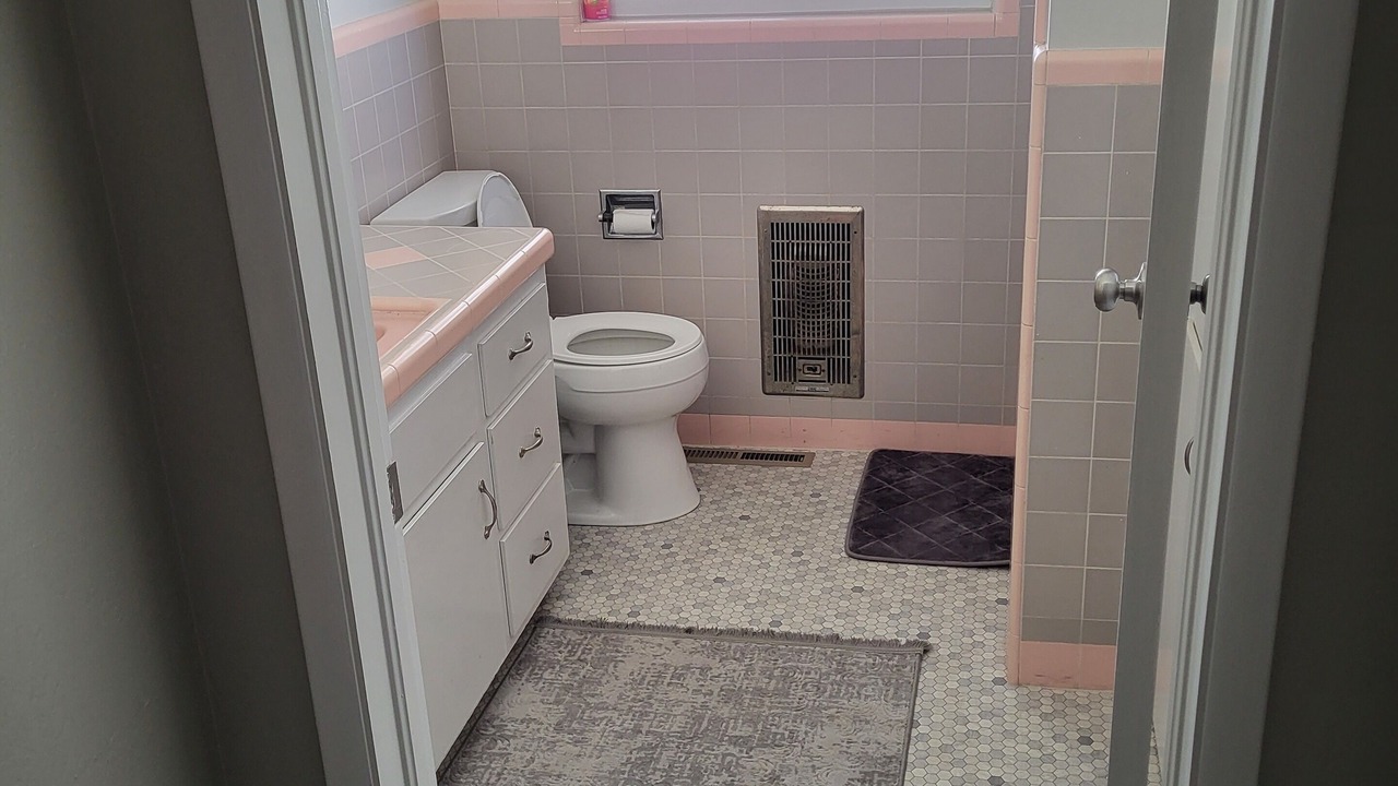 Photo of Bathroom in Red Bluff