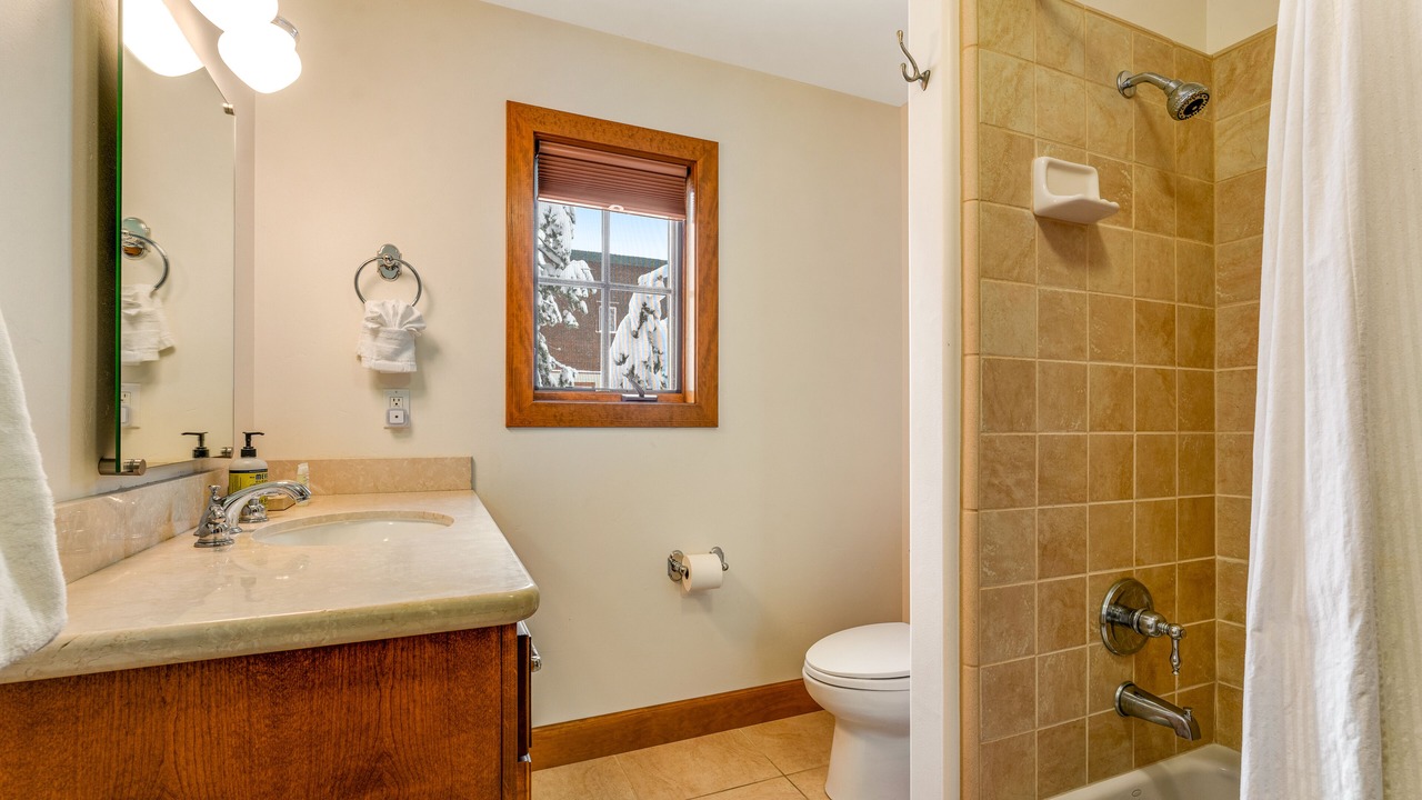 Photo of Bathroom in Serene Lakes