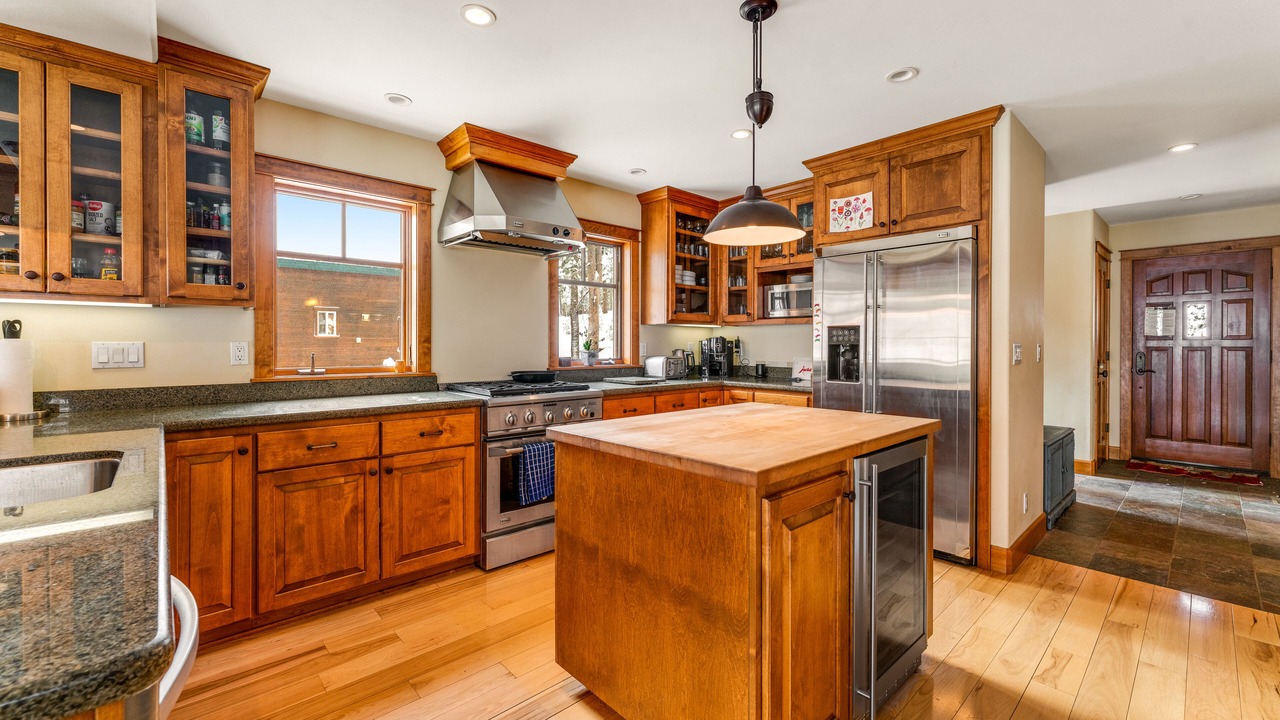 Photo of Kitchen in Serene Lakes