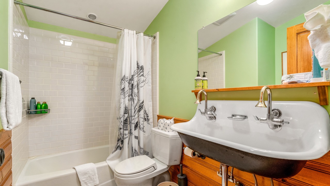 Photo of Bathroom in Serene Lakes