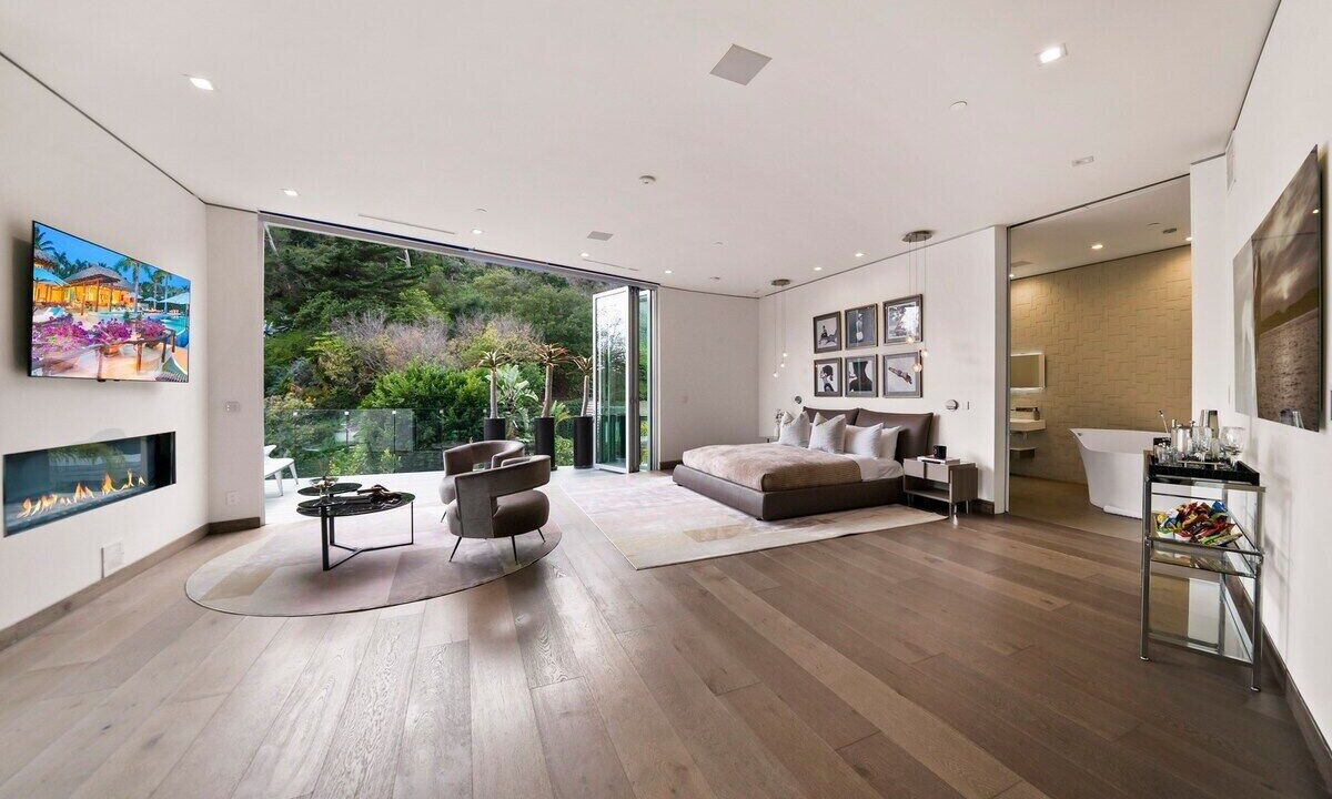 Photo of Others in Bel Air