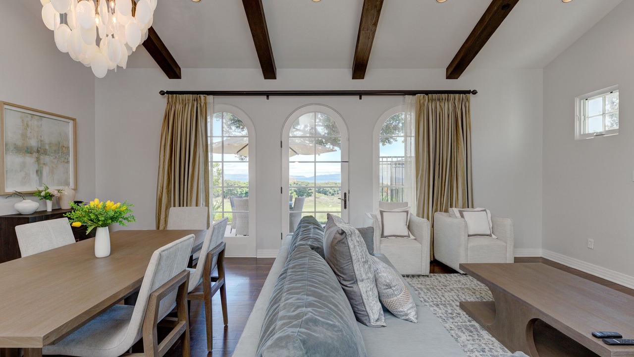 Photo of Livingroom in Rancho Palos Verdes