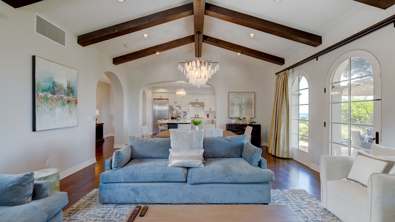 Photo of Livingroom in Rancho Palos Verdes