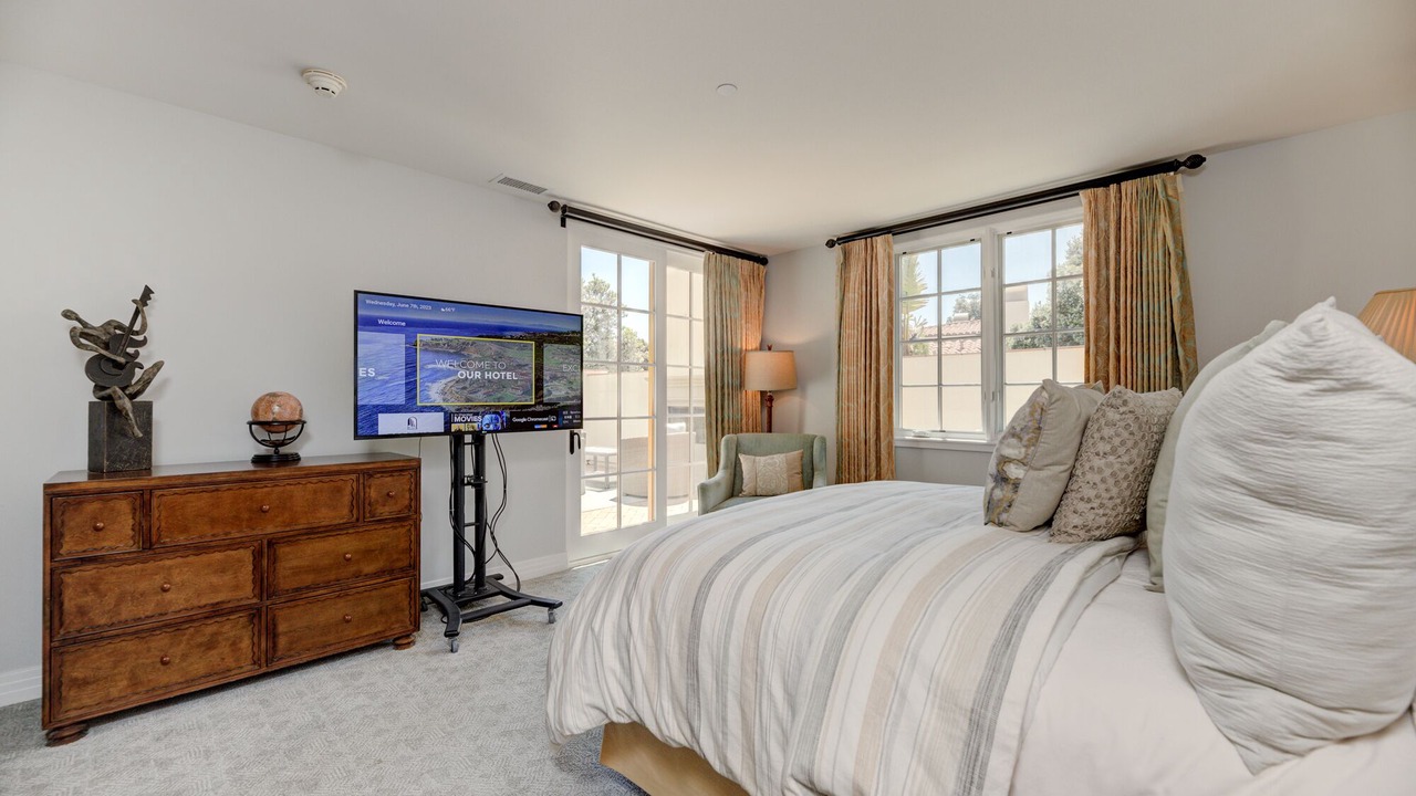 Photo of Bedroom in Rancho Palos Verdes