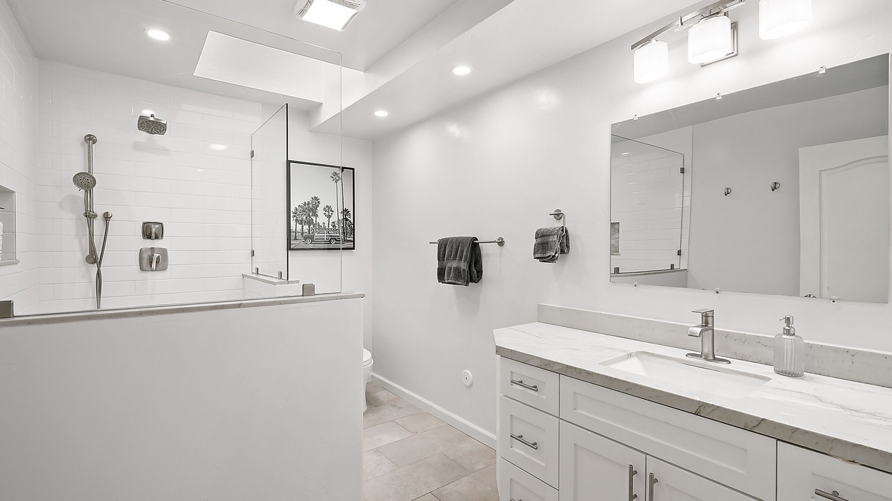 Photo of Bathroom in South Mission Beach