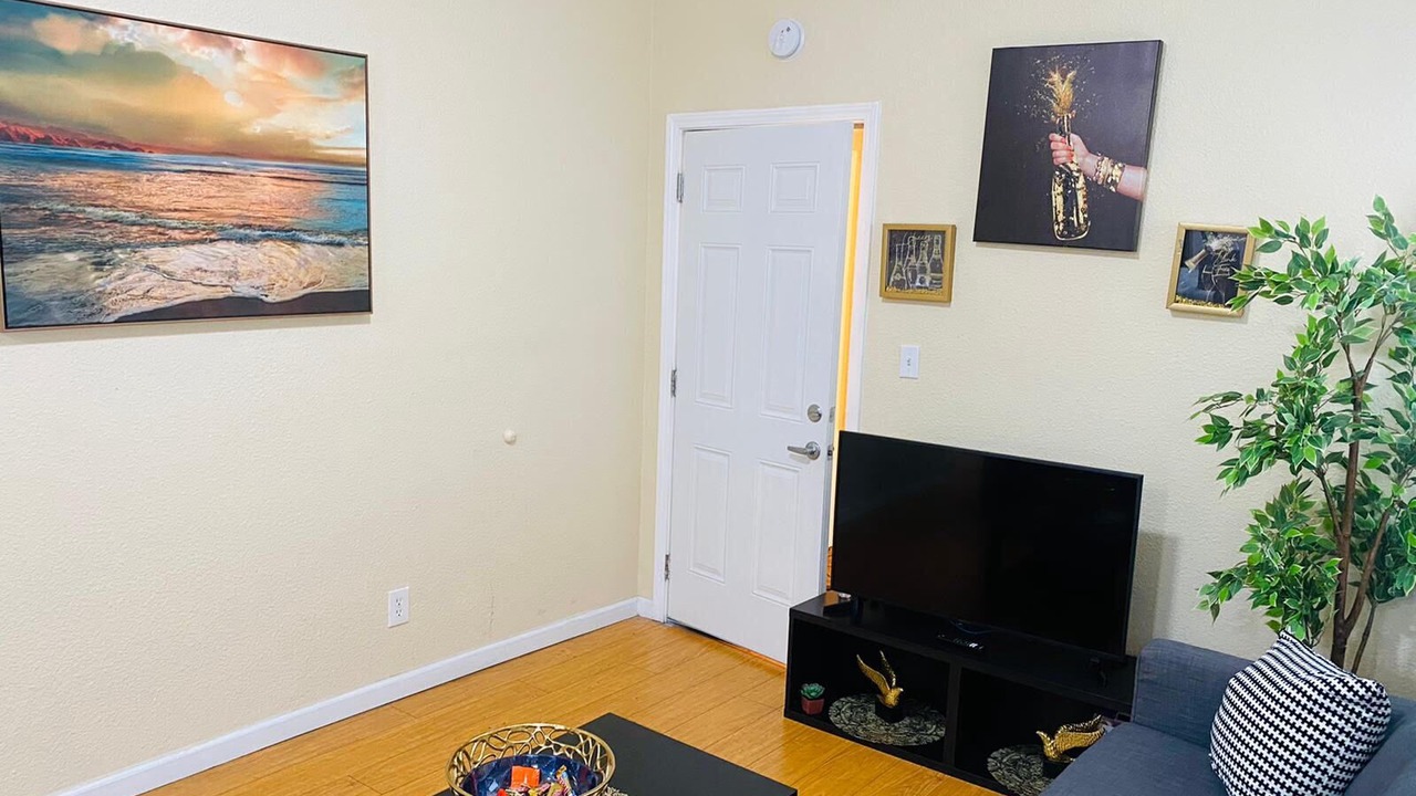 Photo of Livingroom in Hoover - Foster