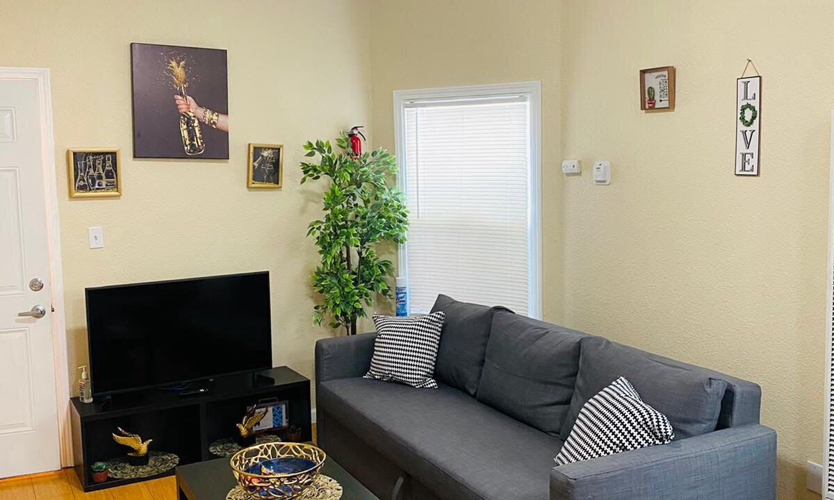 Photo of Livingroom in Hoover - Foster