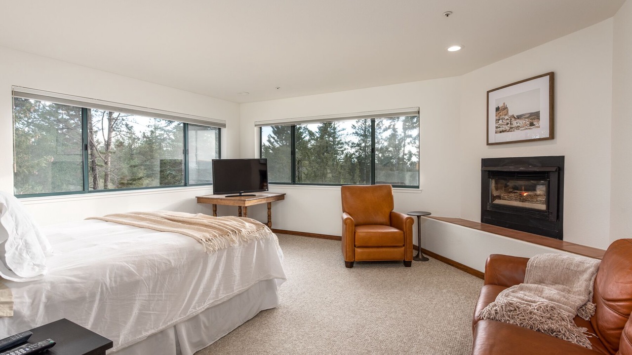 Photo of Bedroom in Santa Rosa