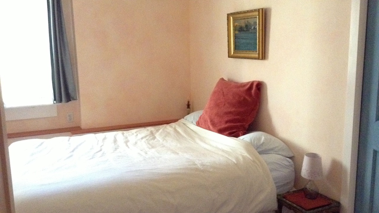 Photo of Bedroom in South Berkeley
