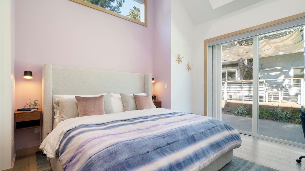 Photo of Bedroom in Oak Knoll - Redwood Park