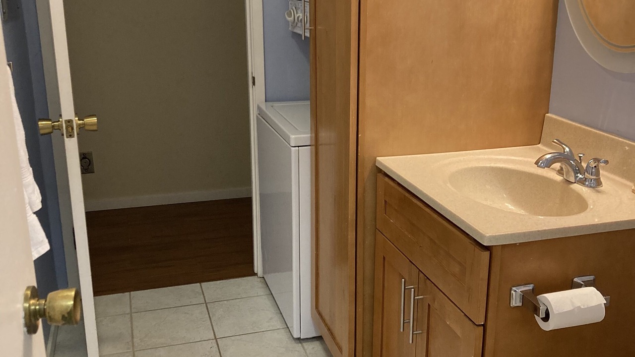 Photo of Bathroom in Lakeview