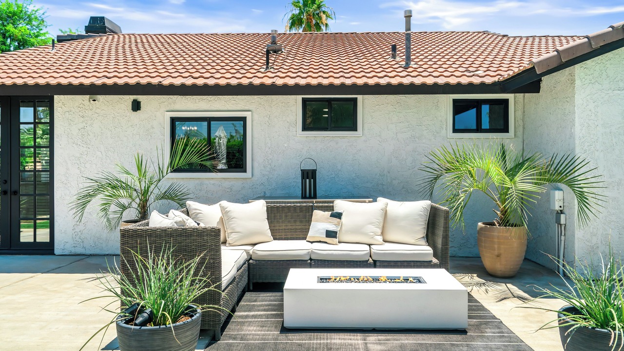 Photo of Patio Balcony in Magnesia Falls Cove